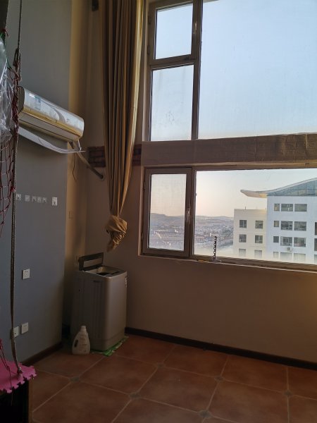 長江匯泉商廈精裝公寓出租，家具家電齊全