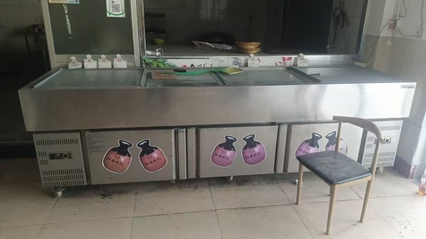 開發(fā)區(qū)飯店，設(shè)備齊全，可以轉(zhuǎn)讓，可以租售，可以干其他行業(yè)