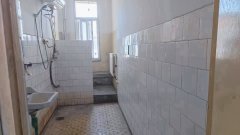 香水路北宮大院住人四樓103.79平三室老式簡裝19.8萬