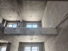 潤泰國際封閉小區(qū)多層頂加閣毛坯上下193.72平49.8萬