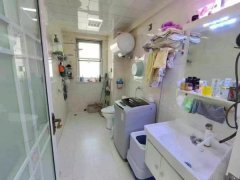 龍澤苑封閉小區(qū)框架樓多層住人一樓87平兩室兩廳40萬